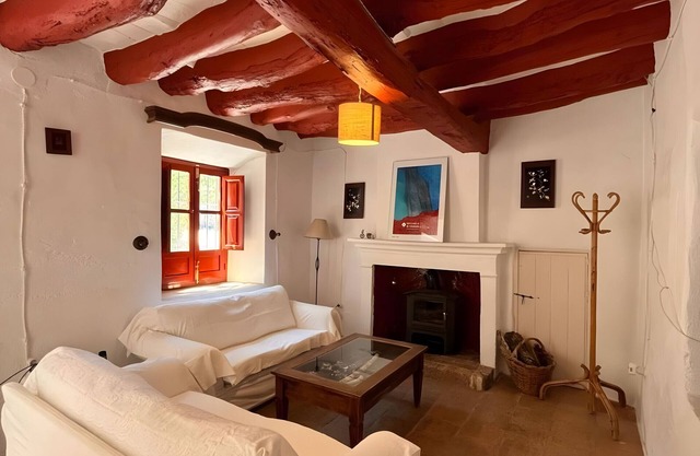 Country House 'La Casa Del Colono' with Mountain View, Shared Pool and Wi-Fi