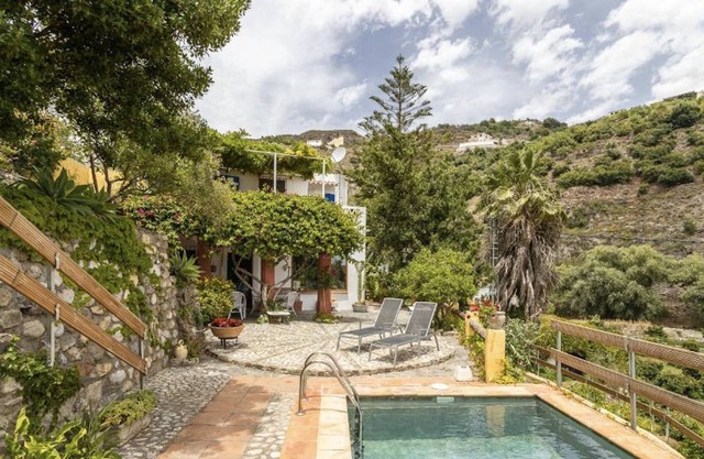 Country House "La Molinera" with Mountain View, Private Pool & Wi-Fi