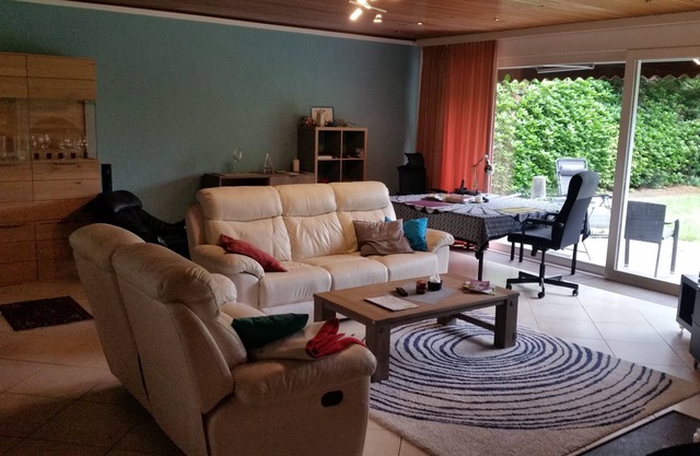 Country house with a great rhodes garden. Sauna and pool. 3 children up to 16 free