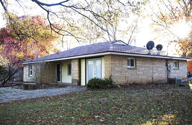 Country Living with great hunting nearby