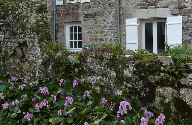 Country stone house near the harbor of Regnéville sur mer