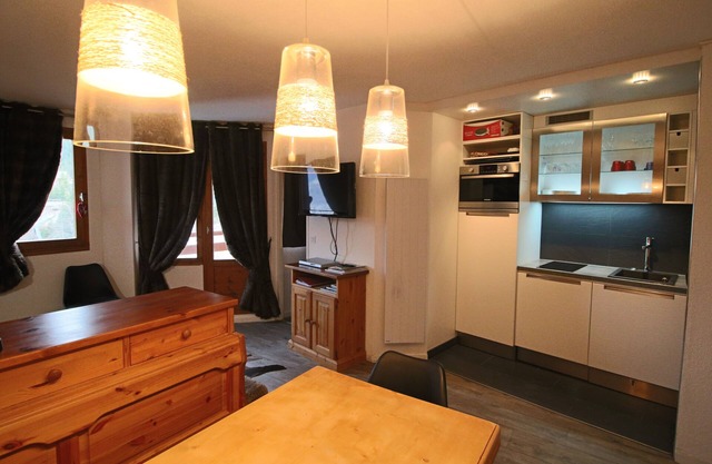 Courchevel/La Tania -Beautiful 3-room ski apartment at the foot of the slopes + Garage-(6 pers)