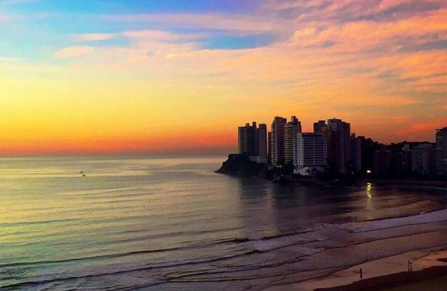 COVERAGE WITH PRIVATE POOL BUILDING IN FRONT OF THE SEA - SERV. BEACH -WI-FI.