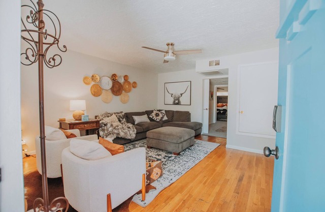 Cowboy Den+Hot Tub+Game Room+Pet Friendly+No Pet Fee!