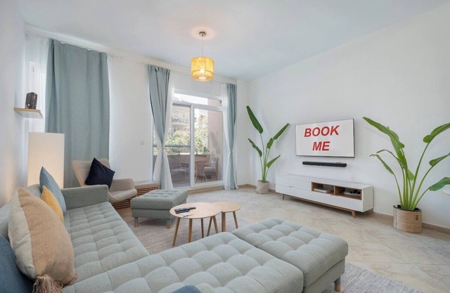 Cozy 1-Bedroom Apartment for 5 in Motor City!
