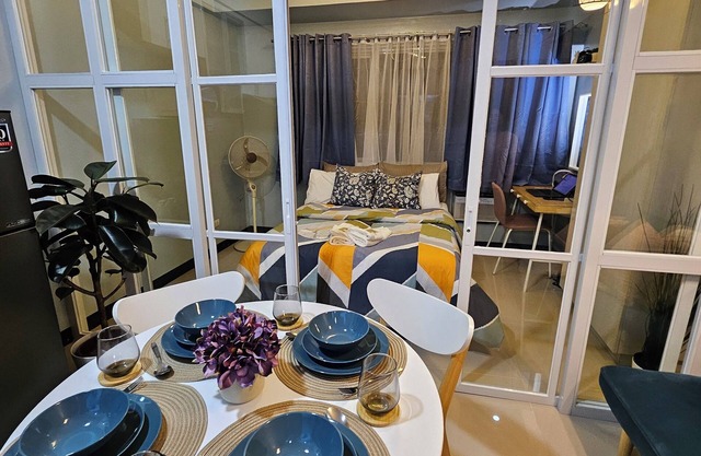 Cozy 1-bedroom condo with AC, WiFi near NAIA airport