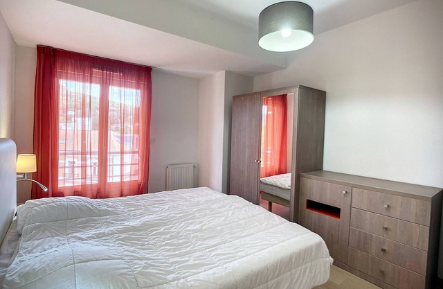 Cozy 1BR Apartment with Terrace and Parking near Lamalou-les-Bains Thermal Spa and Casino