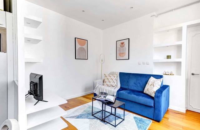 Cozy 1BR Near Champs