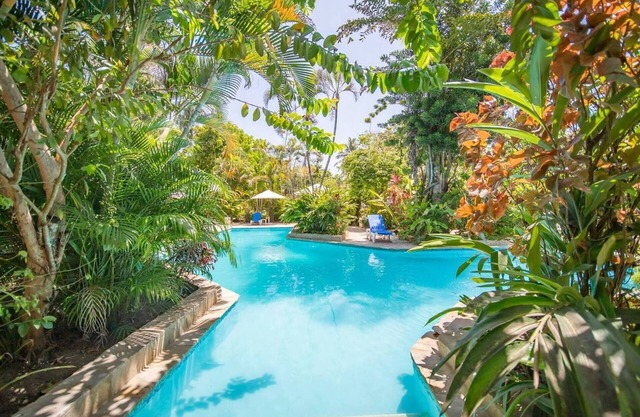 Cozy 1BR – Pool, Walk to Beach, Quiet & Secure