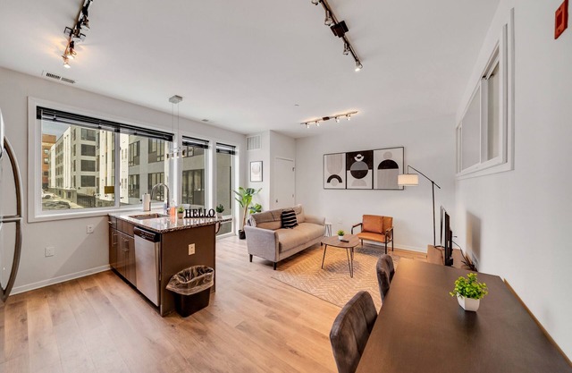 Cozy 1Br Suite I Parking I W/d I Pool I Gym