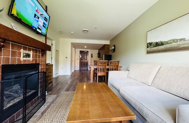 Cozy 1BR @ The Appalachian | Ski-In/Out, Fireplace, Pool, Mountain Views #246
