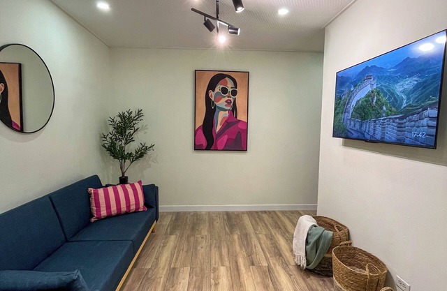 Cozy 2-bedroom apartment in charming Bridgetown with WiFi, AC