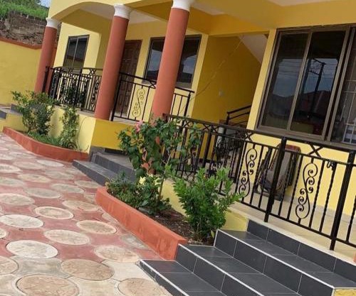 Cozy 2 Bedroom Apartemt For Short Stay