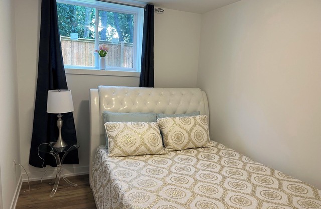Cozy 2-Bedroom close to the Falls