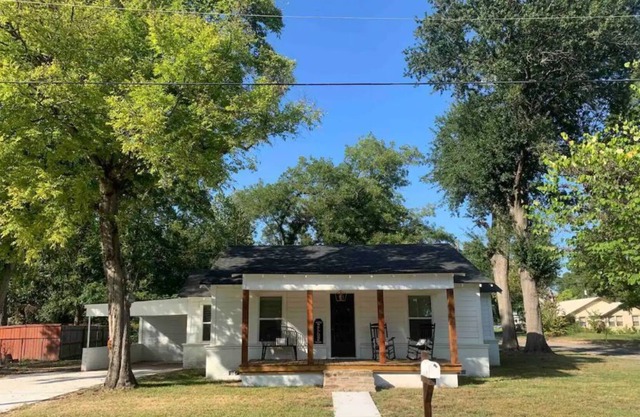Cozy 2 Bedroom Cottage