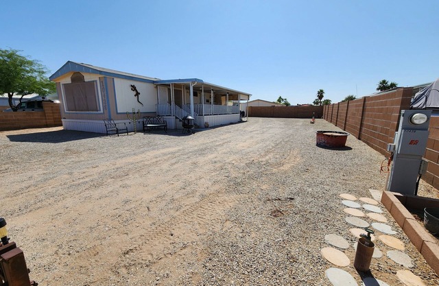 Cozy 2-bedroom home in charming Yuma with WiFi, AC