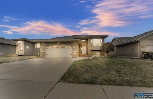 Cozy 2-bedroom house with WiFi, AC in enjoyable Sioux Falls