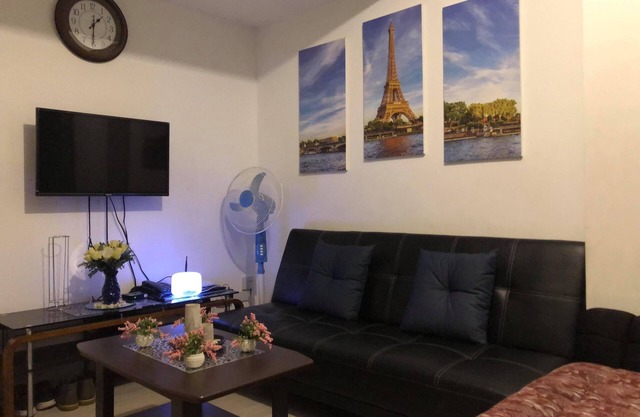 COZY 2 BEDROOMS AT AZURE WAVE POOL AND MAN MADE BEACH