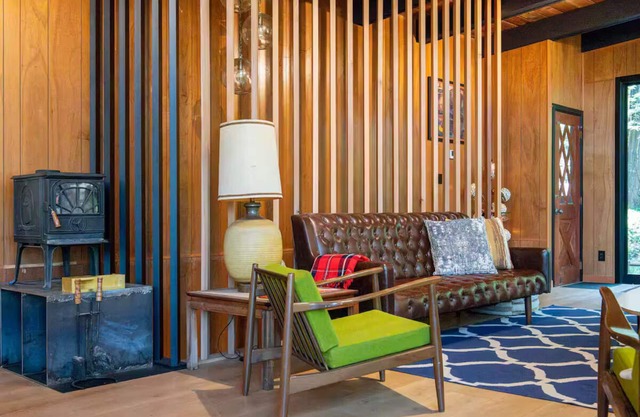 Cozy 2-BR Stay w/PVT Decks & Scenic Forest Views