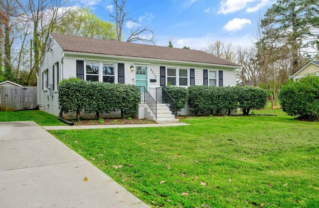Cozy 3 Bedroom Cottage with Huge Fenced-In Yard