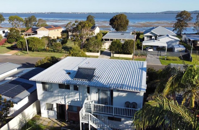 Cozy 3br house 100m to the lake