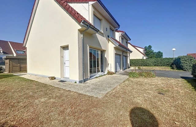 Cozy 3BR Pavilion Near Beach, Shops, Garden, and Free WiFi