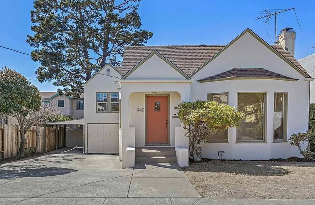 Cozy 5-Bedroom House, Central AC, EV Charger, Perfect for Family and Work Groups