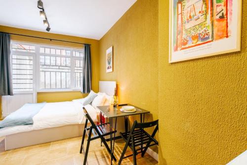 Cozy and Modern 2BR with 2BA in Historic Yedikule