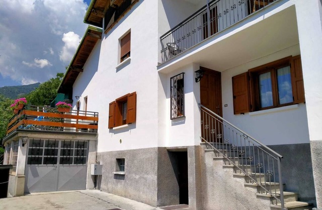 Cozy and quiet apartment with fantastic panoramic views.