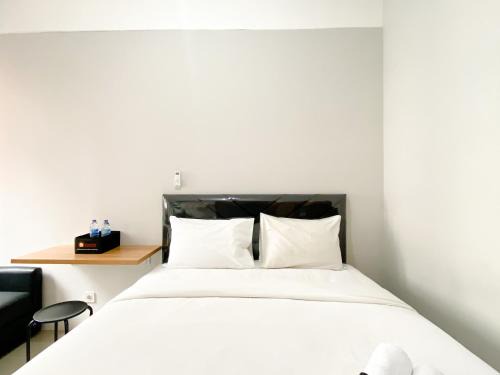 Cozy and Simply Studio Transpark Juanda Bekasi Timur Apartment By Travelio