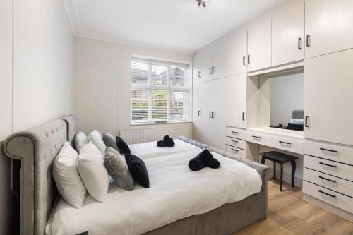 Cozy and spacious full size flat