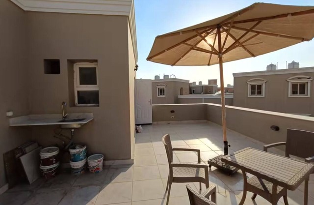 Cozy Apartment with Quiet Rooftop in Mokattam"