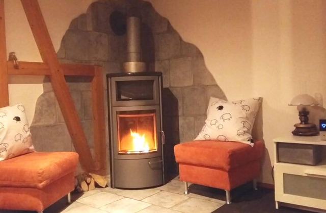 Cozy apartment (92sqm) with fireplace and balcony
