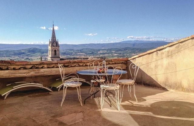 Cozy apartment in Bonnieux with kitchen