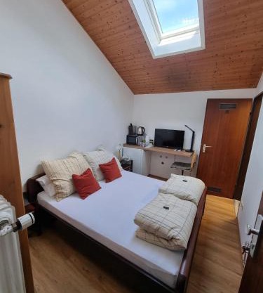 Cozy apartment in commercial centre for two