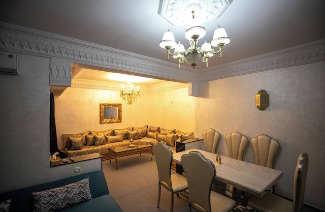 Cozy apartment in fabulous Fes with WiFi, AC