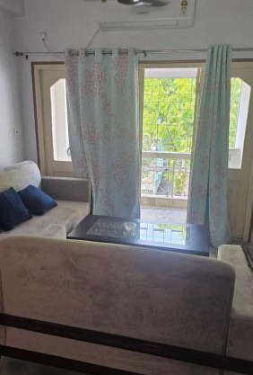 Cozy apartment in jodhpur park, kolkata