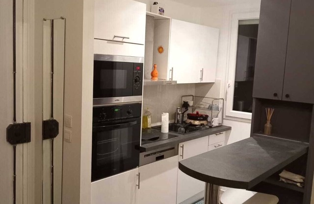 Cozy Apartment in Le Marais