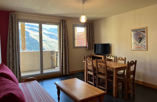 Cozy Apartment in Peyresourde, 6 pers, Pool Access, Free Shuttle