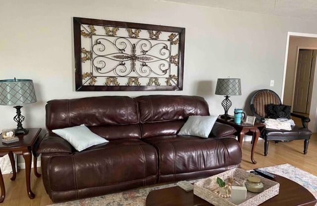 Cozy Apartment (sleeps 6)