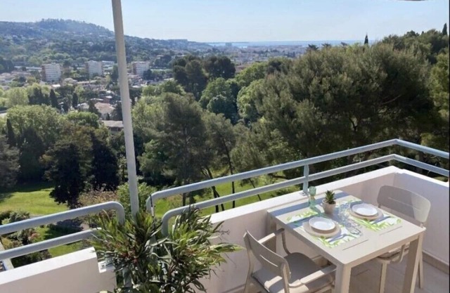 Cozy apartment with sea view, swimming pool, tennis and golf