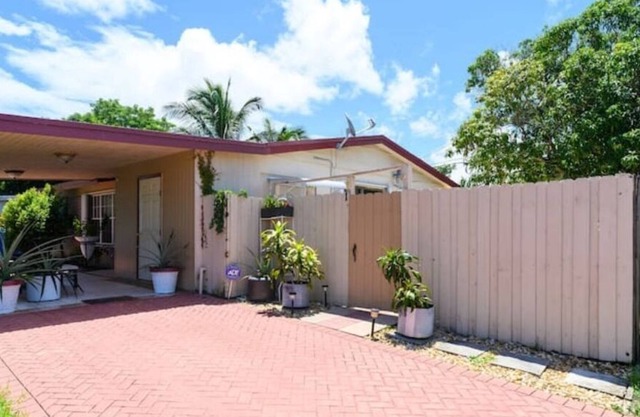 Cozy Apt - 15 Minutes Drive from Hollywood Beach!
