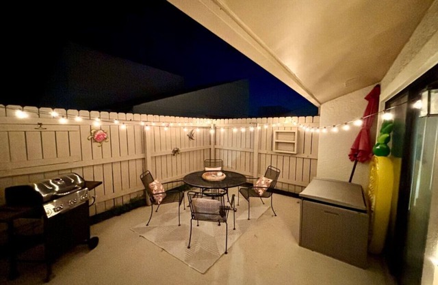 Cozy Beach Condo! Safe Complex!