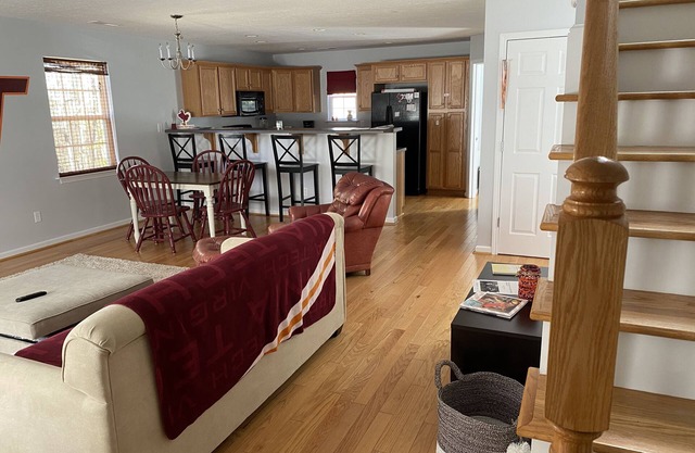 Cozy Blacksburg home - two miles from downtown!