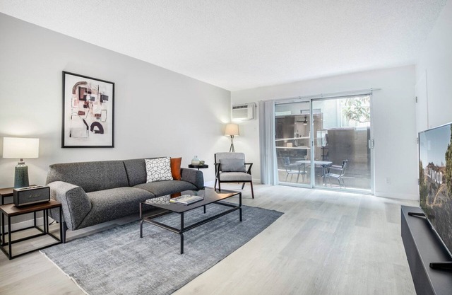 Cozy Brentwood 1BR w/W/D in unit, near Whole Foods & UCLA by Blueground