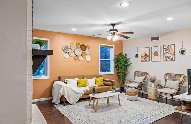 Cozy Buckhead Suite - great area, free easy parking, near shops and restaurants
