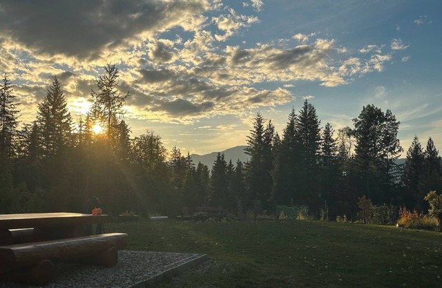 Cozy cabin on 10 acres in Clearwater BC