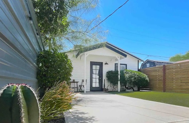 Cozy Casita in Historic Coronado w/private yards