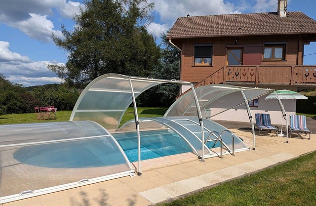 Cozy chalet with private pool in Val-d'Ajol, 3 bedrooms