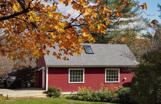 Cozy, charming cottage 7 mins from Mount Snow and Lake Whitingham